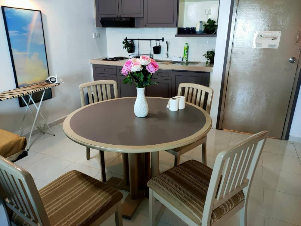 Beachfront Full Sea Penang Танджунг-Бунга Экстерьер фото